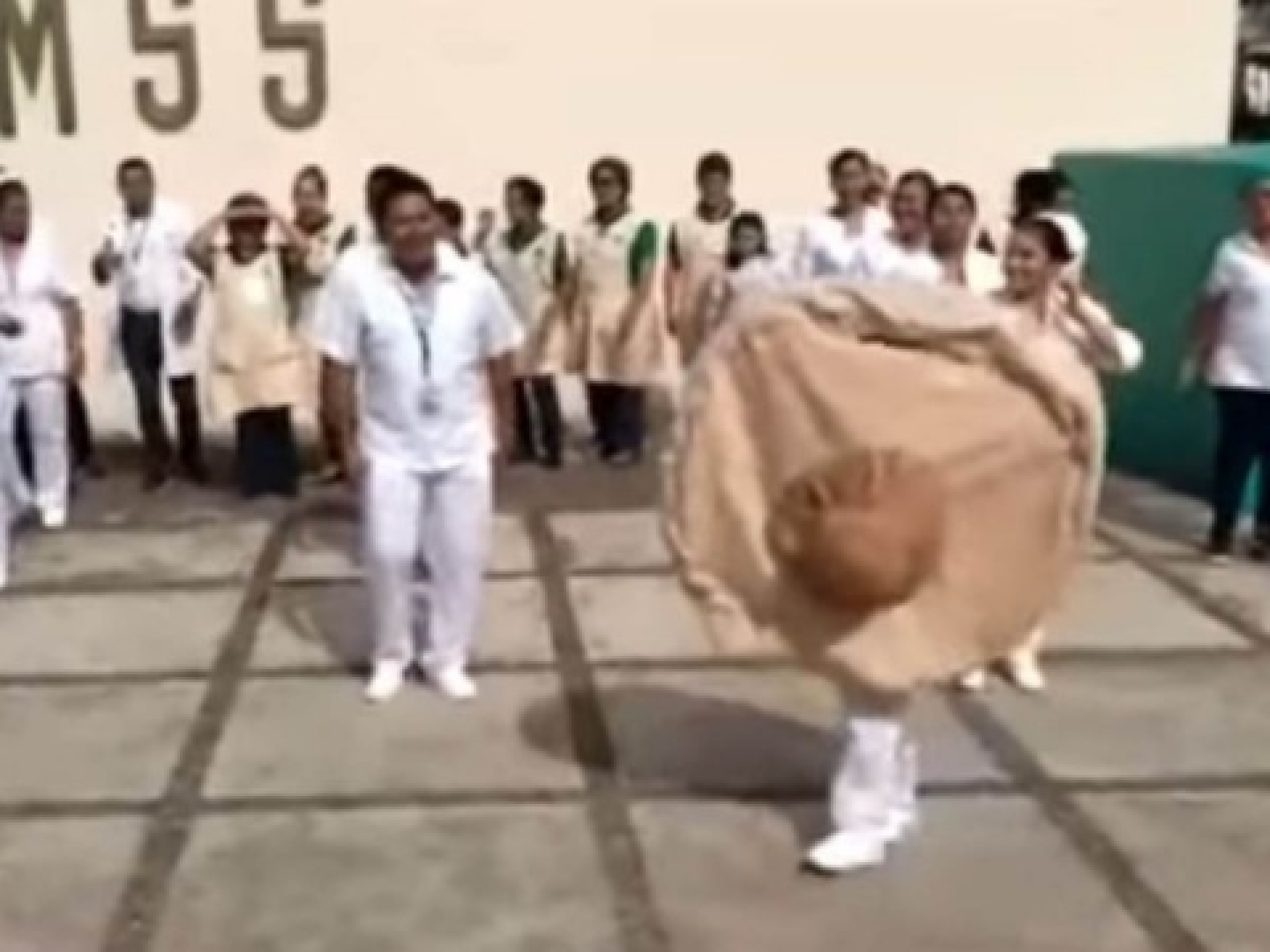 Con el 'baile de la chichi' promueven la lactancia en el IMSS