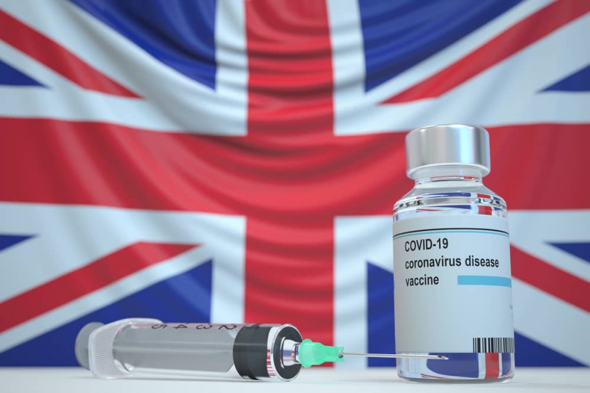 Reino Unido "prueba" dosis de refuerzo de vacuna COVID ante variantes