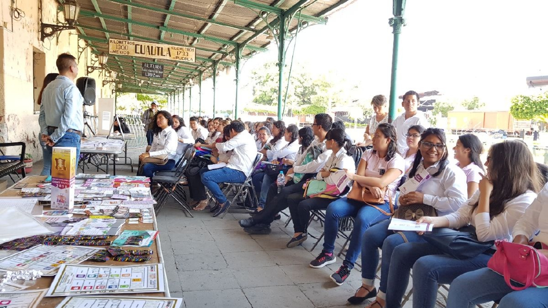 Realiza el INE y el Impajoven la “Feria Democrática” en Cuautla