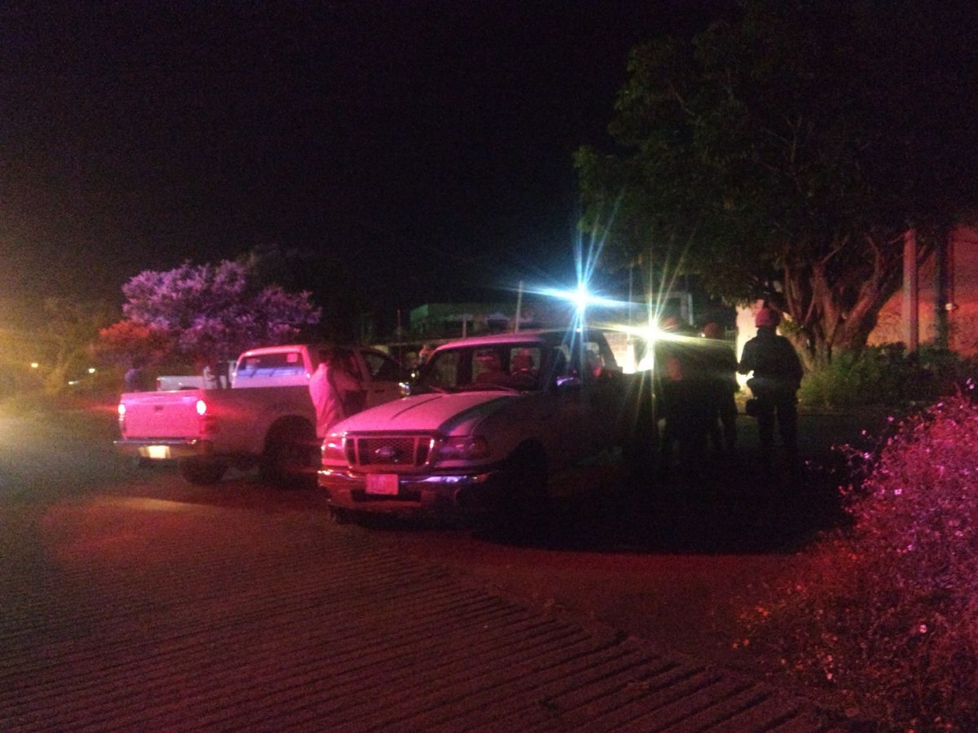 Acribillan a un joven afuera de su casa