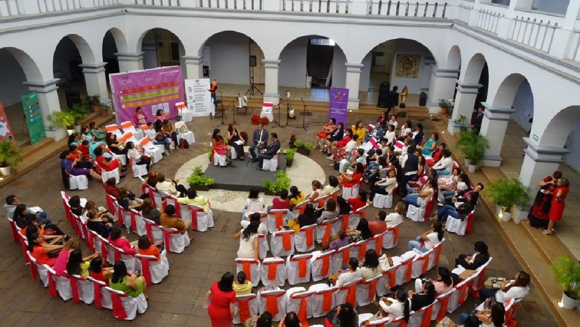 Realizan conversatorios en el marco del aniversario del IMM