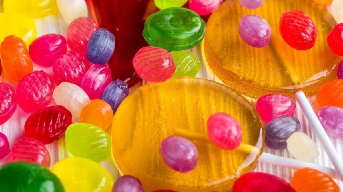 España prohibirá publicidad enfocada a niños de dulces y refrescos