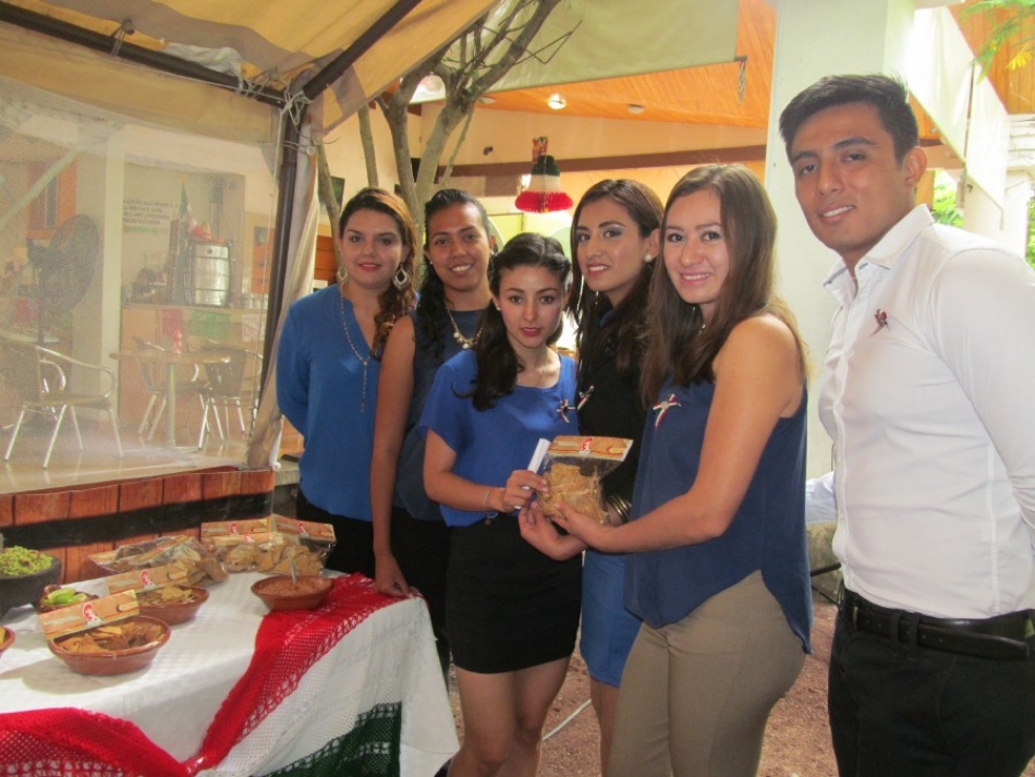 Realizan estudiantes de la EESJ exposición de proyectos