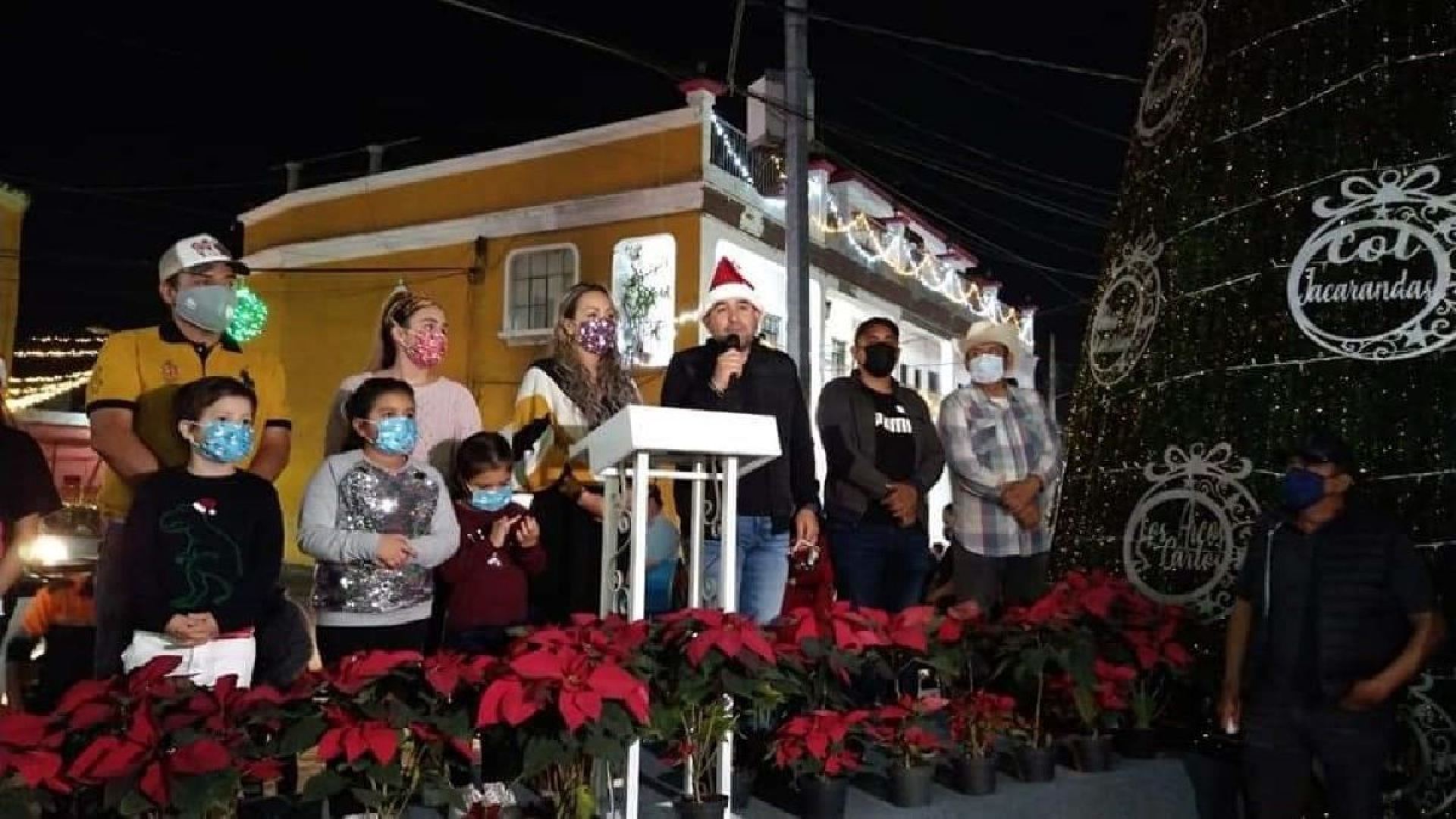 Realizan encendido del árbol navideño en Yautepec
