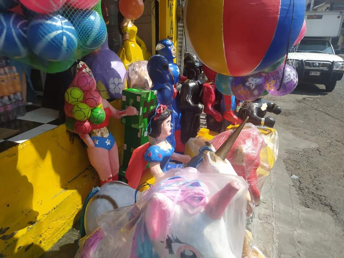 Bajaron las ventas en su dulcería