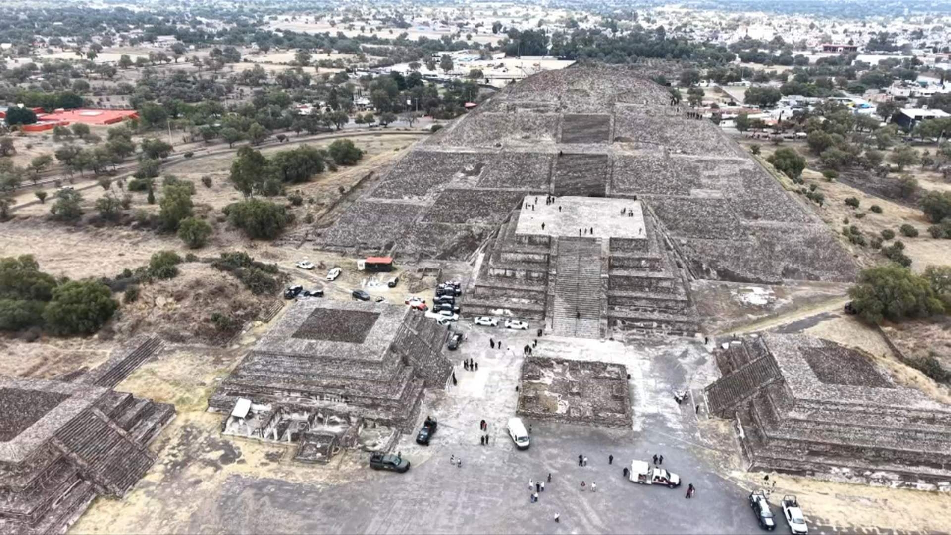 Balacera en Pirámide de Teotihuacán deja turista canadiense fallecida y heridos