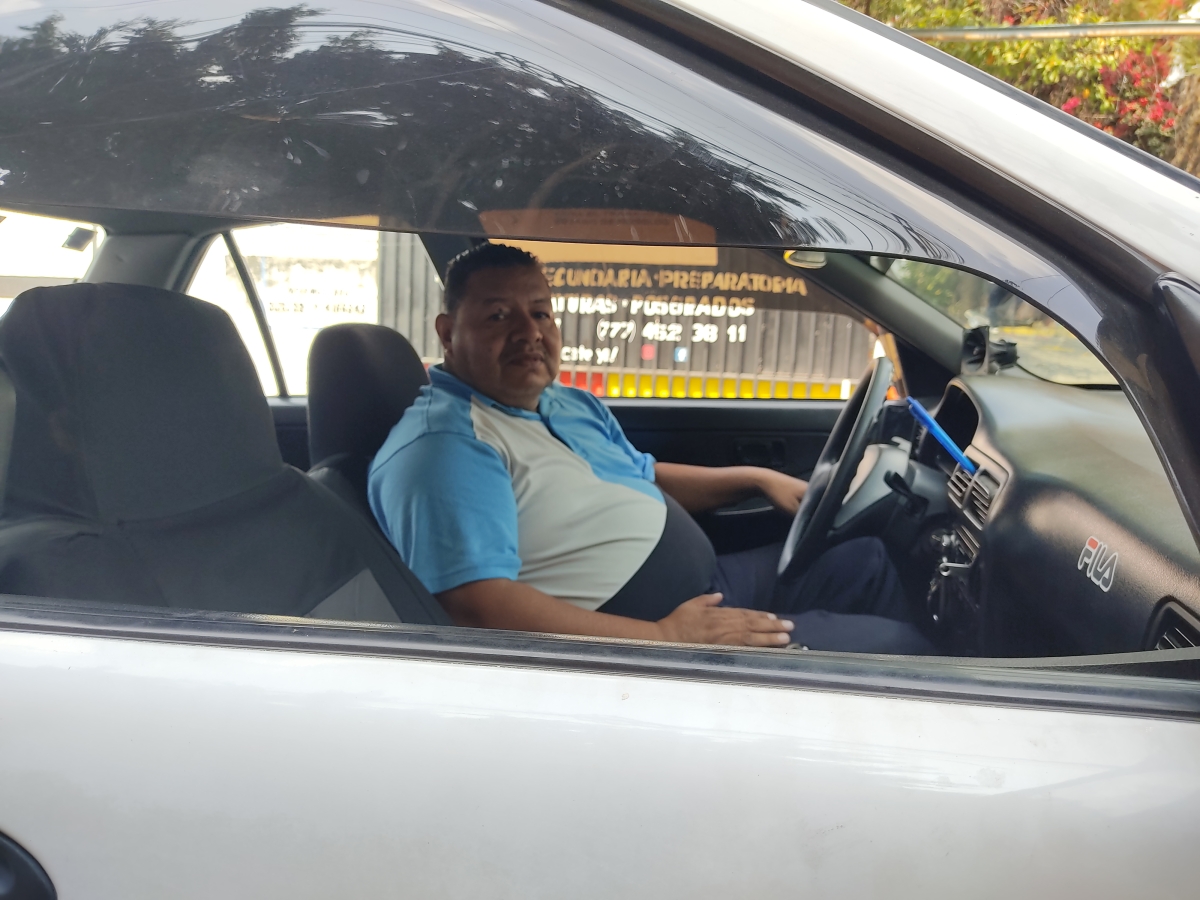 Por la pandemia se hizo taxista de sitio