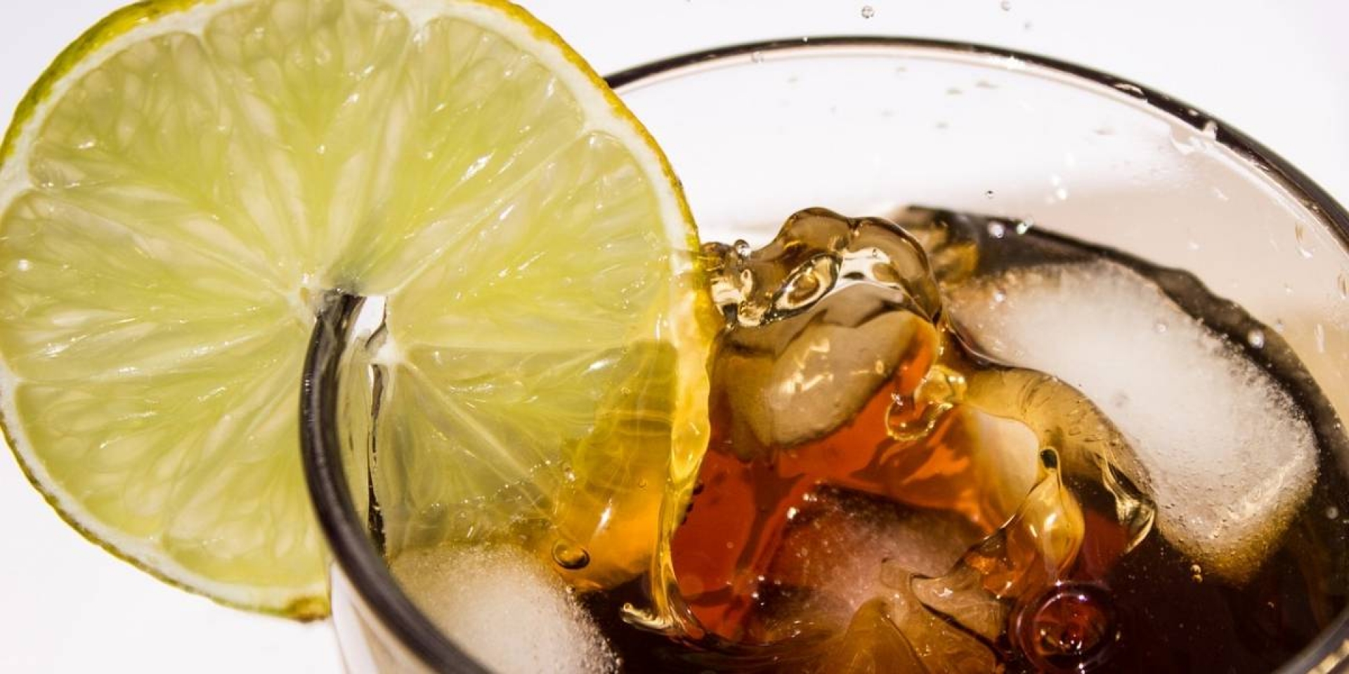 Ciencia: ¿Qué efecto tiene el refresco con limón?