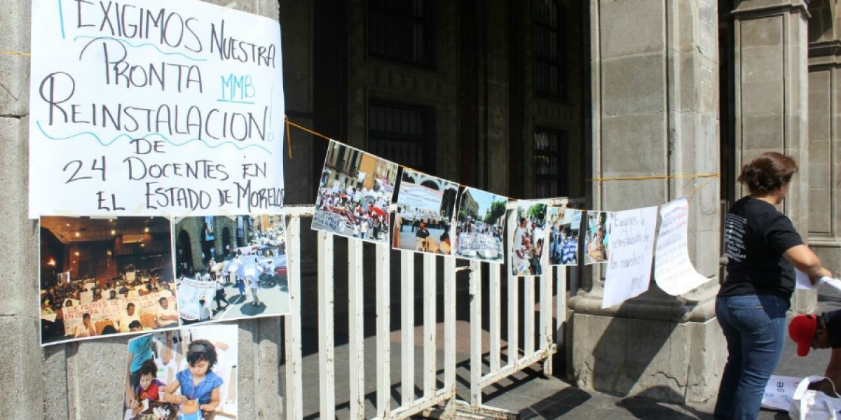 Realizan mitin maestros del MMB en el zócalo de Cuernavaca