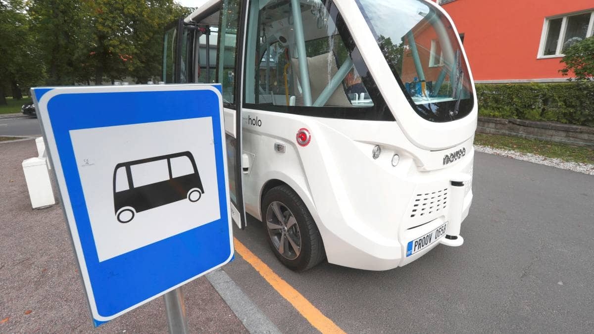 Italia prohíbe transporte público a los no vacunados contra COVID-19