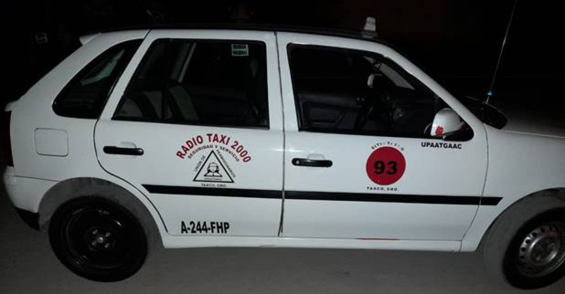 Abandonan en Teacalco un taxi robado