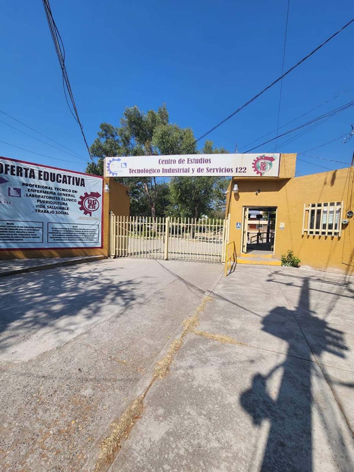 Denuncian irregularidades en manejo de recursos en el CETis 122