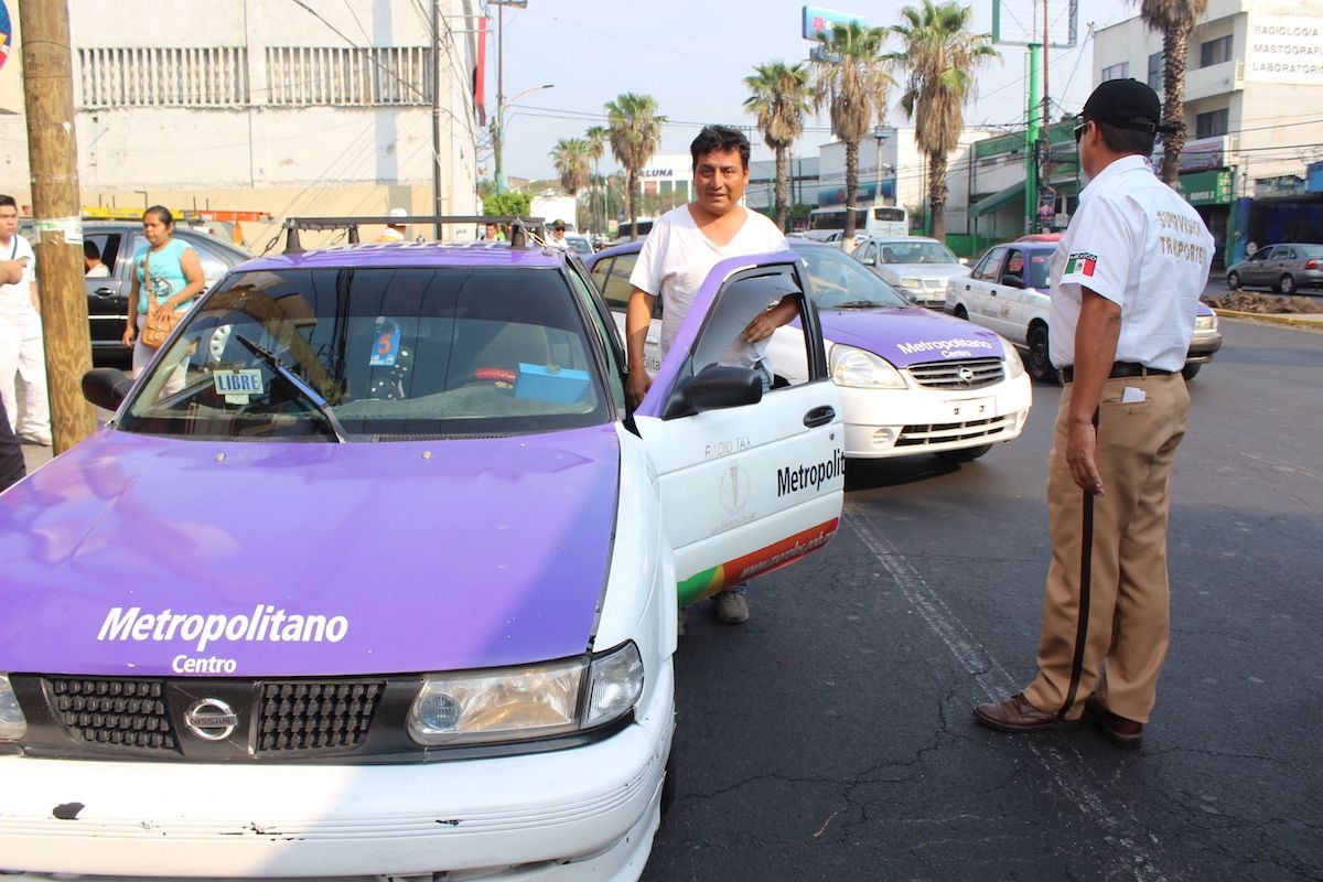 Nueva queja de taxistas contra operativos de la SMyT