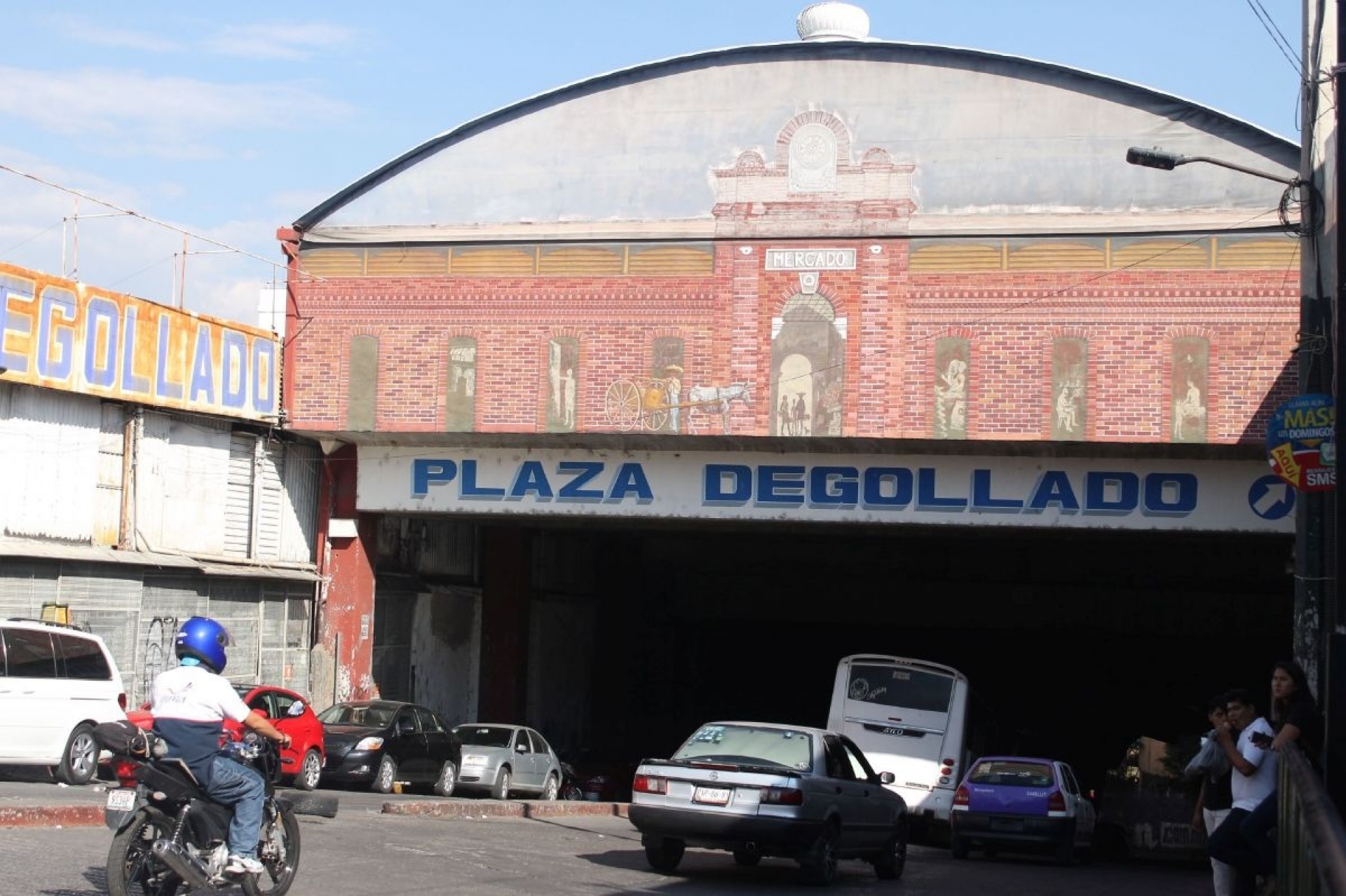 Buscan reactivar plazas Lido y Degollado