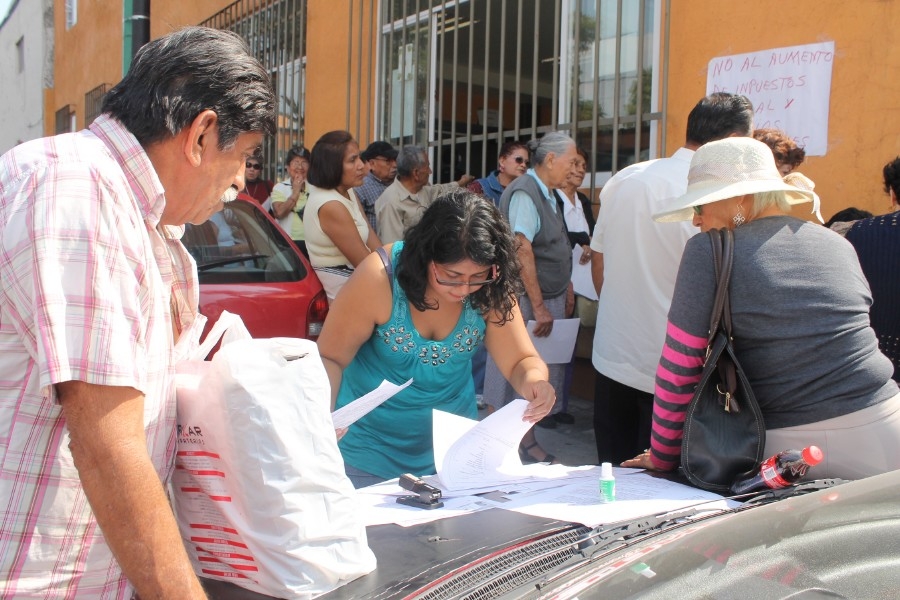 Alientan a adultos mayores a solicitar descuentos en pagos municipales
