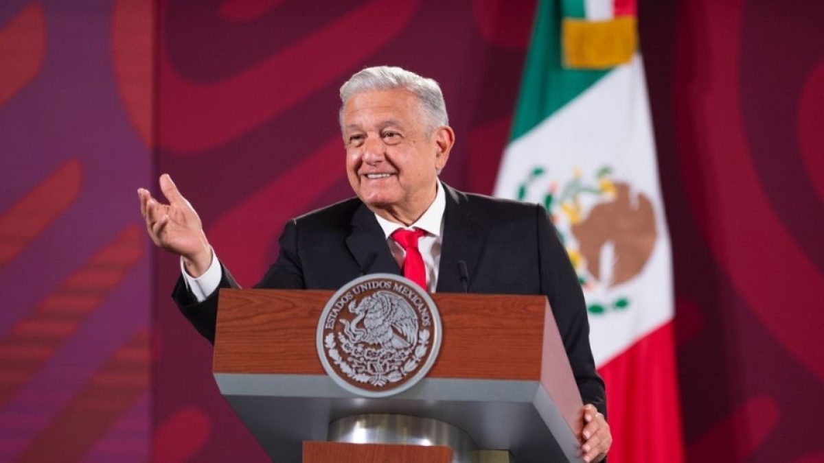 AMLO acusa a las empresas y gobiernos extranjeros de unirse contra la reforma eléctrica