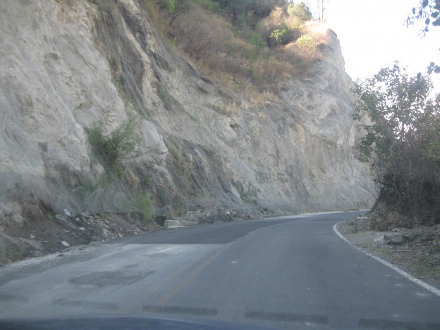 Incrementan vigilancia en la carretera “La Espada” de Tetela del Volcán