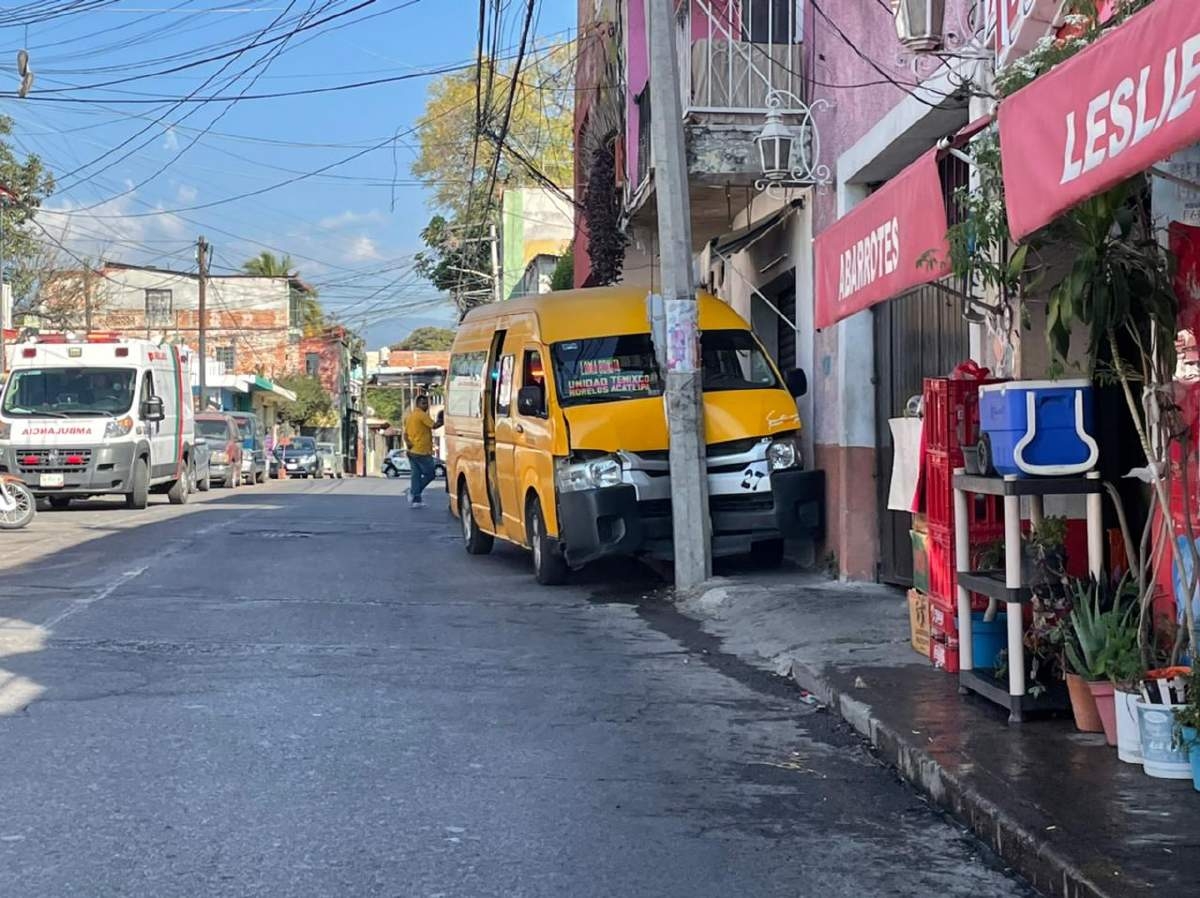 Dos pasajeras heridas durante el choque de una ruta