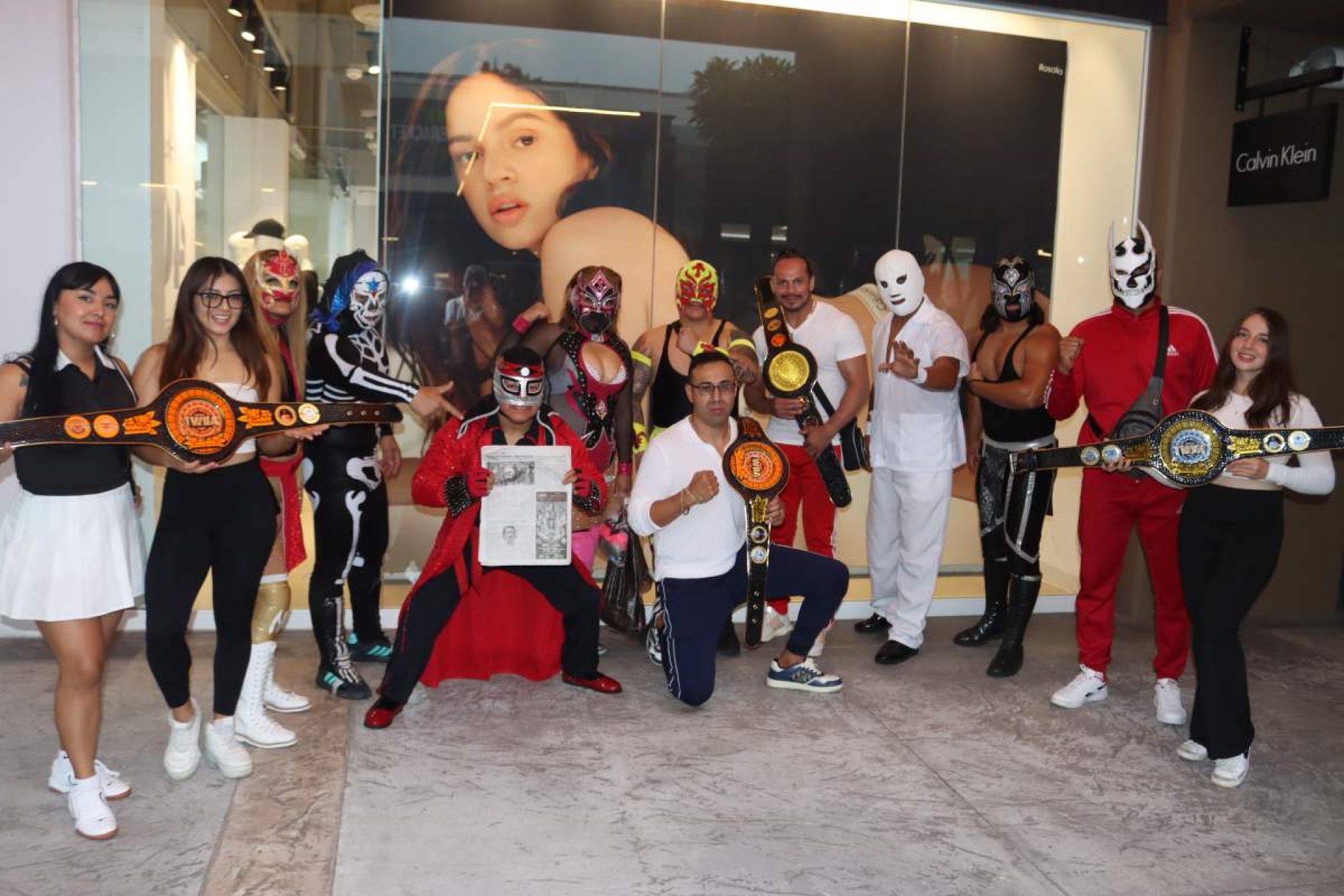 Gran convivencia con luchadores