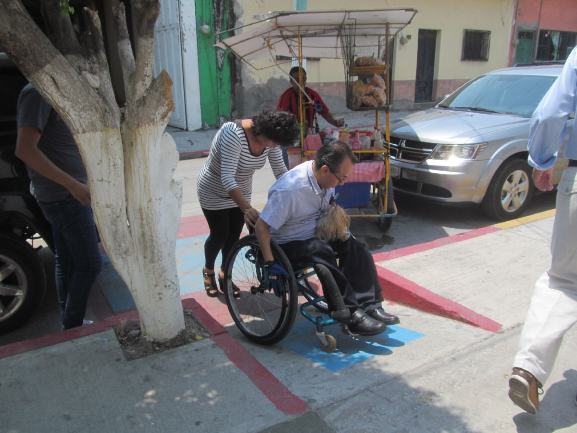 Demandan más accesos para personas con discapacidad en Zacatepec