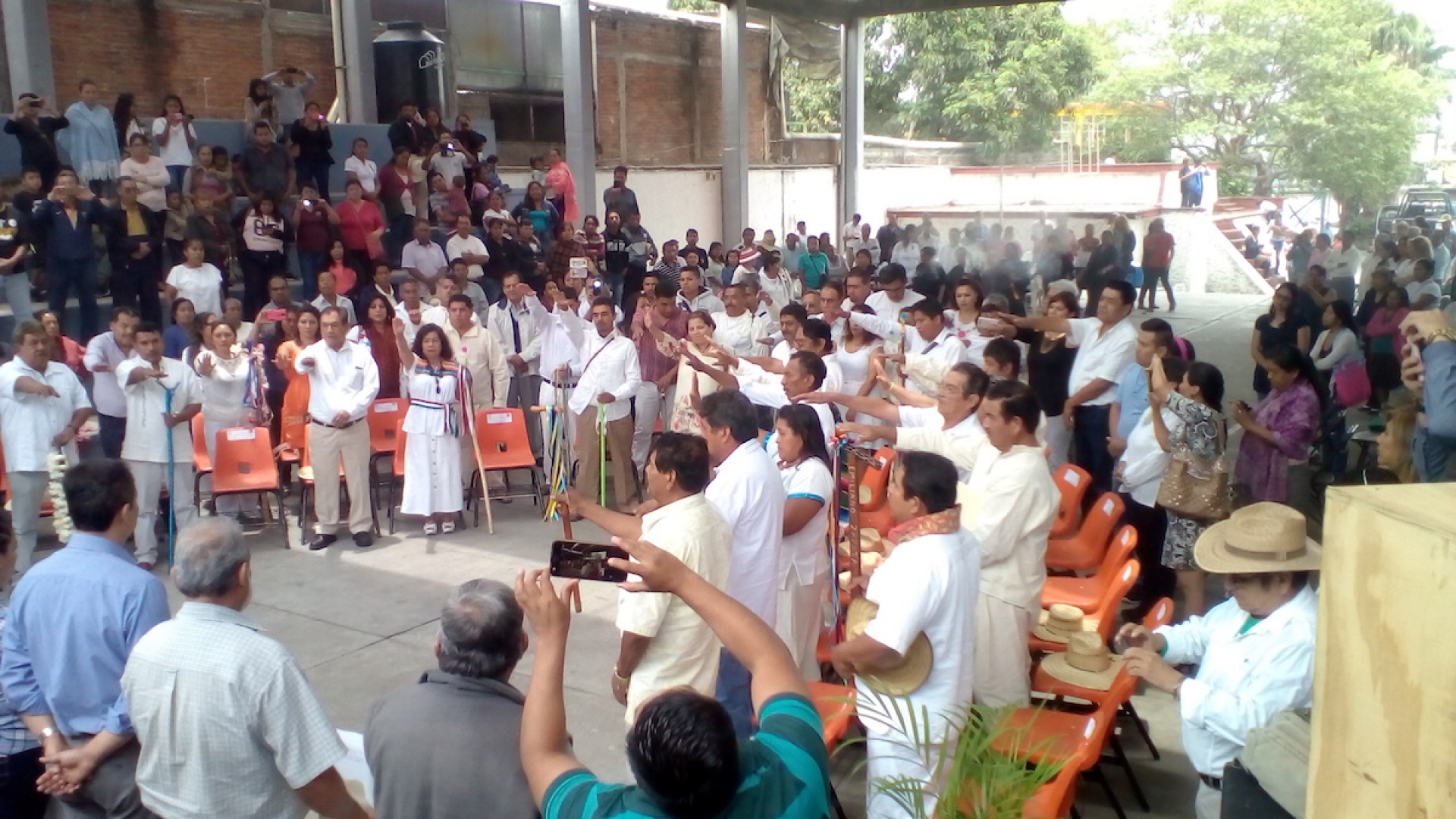 Rinden protesta integrantes del Consejo Supremo Náhuatl de Morelos  