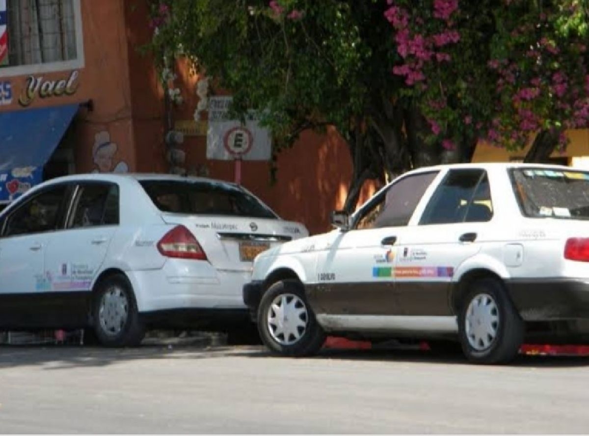 Taxistas de Mazatepec, sin trabajo a causa de la pandemia