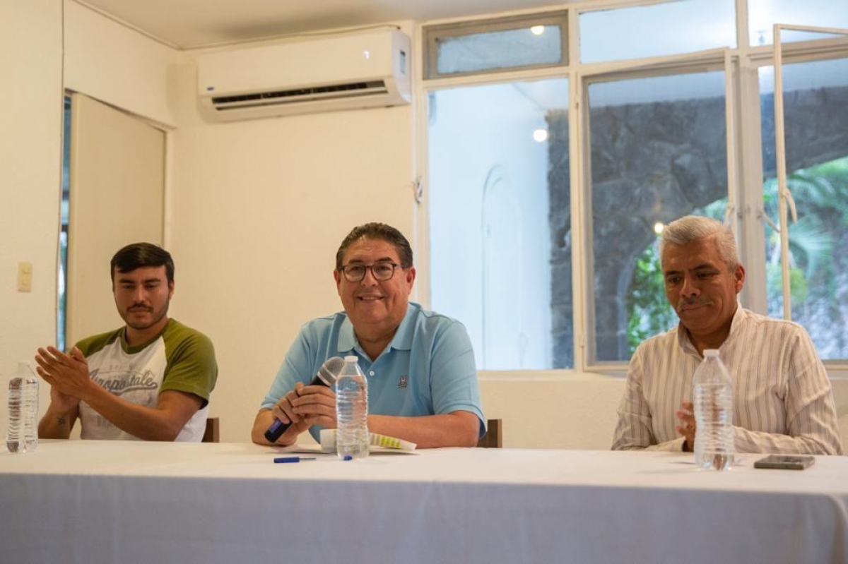 Intercambian Víctor Mercado y artesanos ideas para impulsar sus productos y el turismo en Morelos