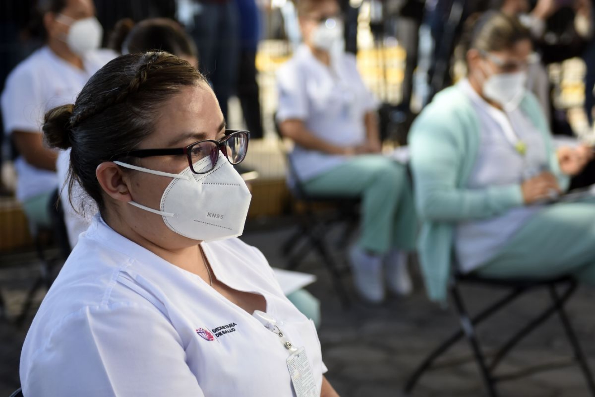 Piden vacunar a todos los médicos en general