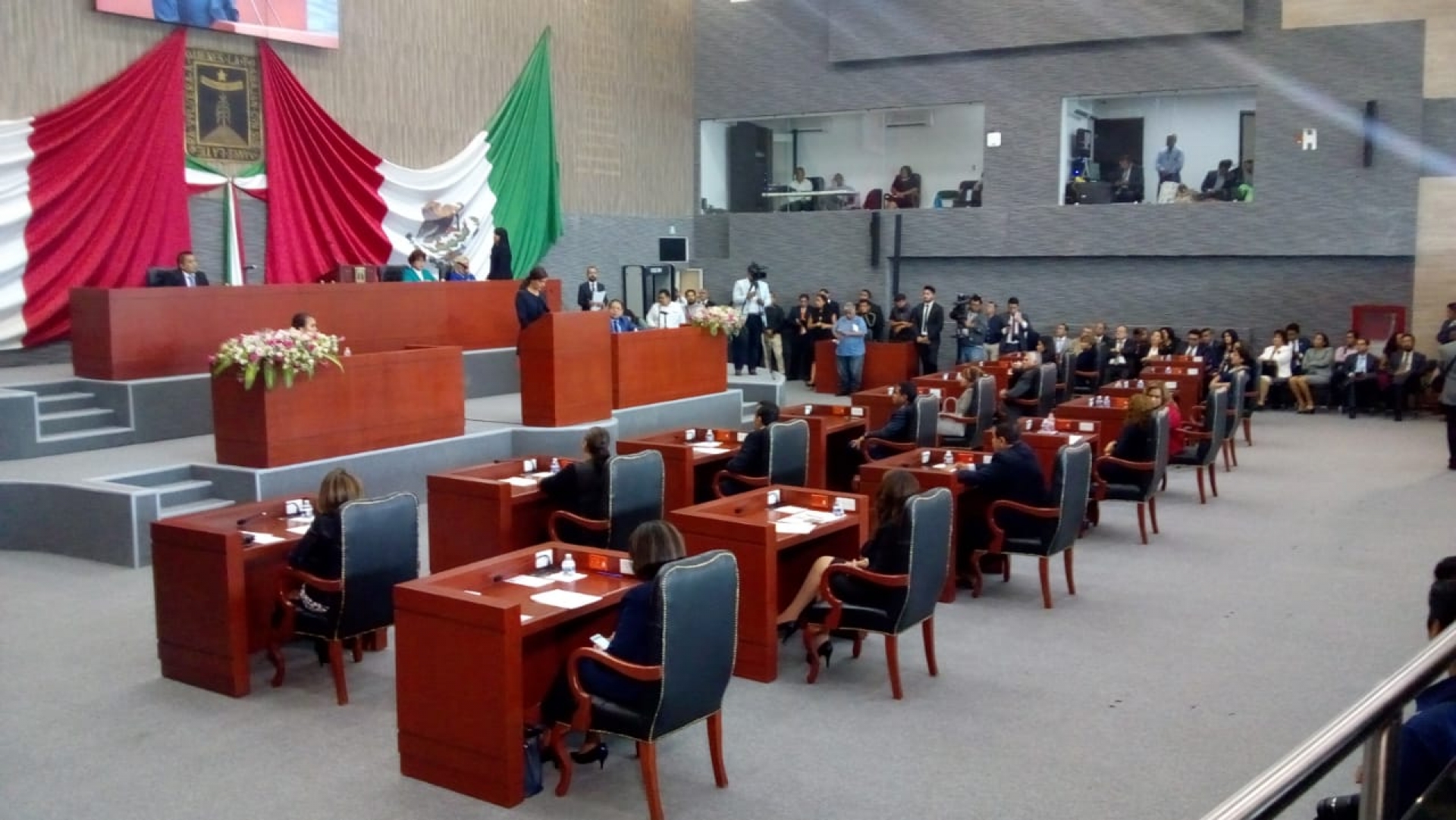 Instalan la LIV Legislatura