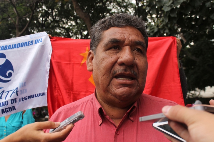 Anuncian profesores marchas y bloqueos contra despidos