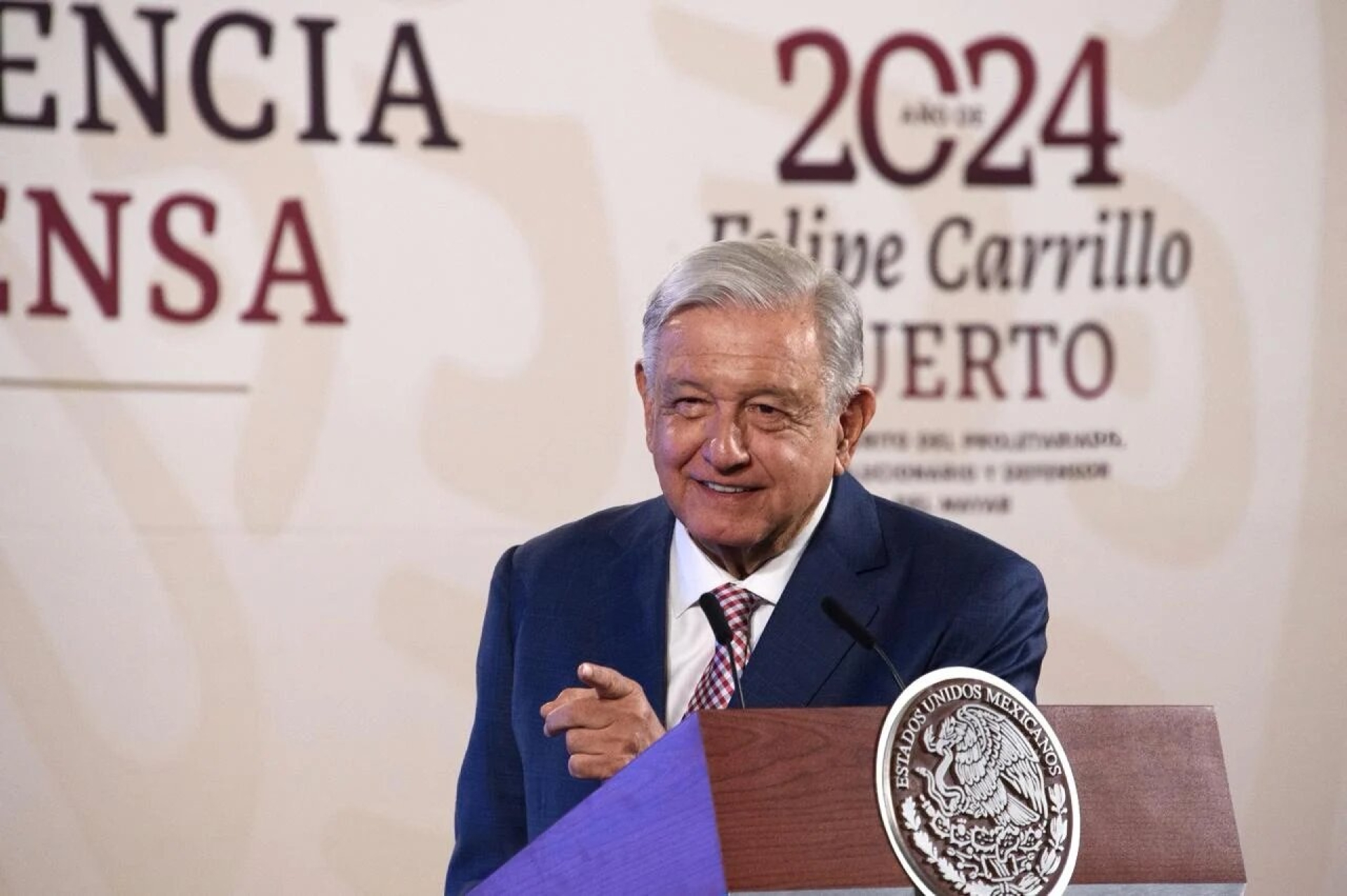 AMLO califica de 'ridículo' el reportaje de Latinus con Los Ardillos