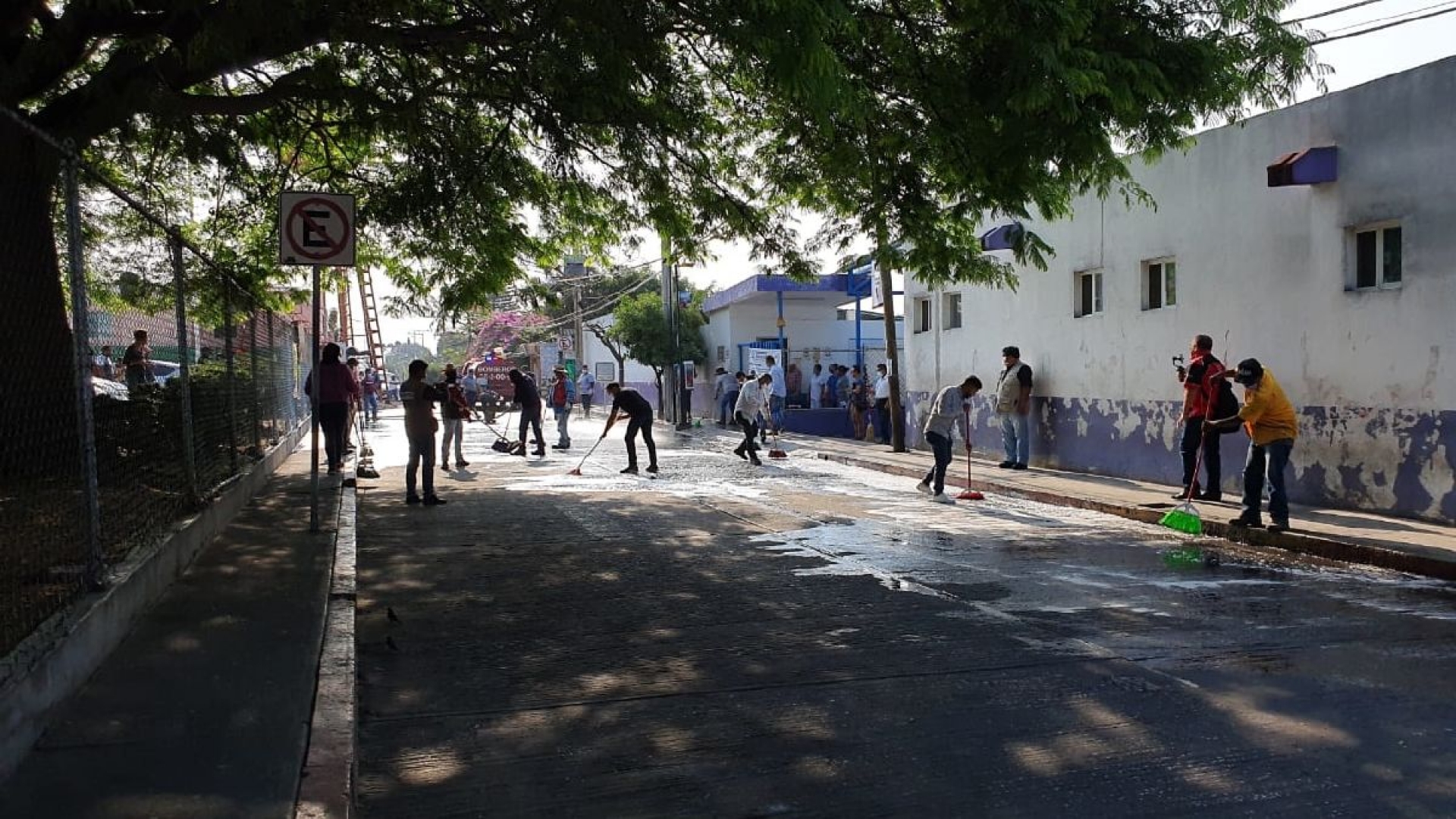 Realizan jornada de limpieza en el exterior del Hospital General de Cuautla