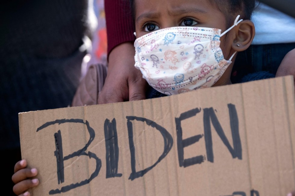 México se niega a recibir a migrantes que EU deporta: Biden
