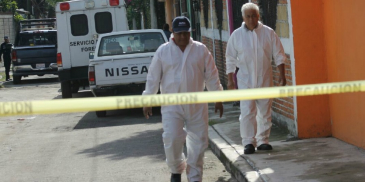 Encuentran muerto a un hombre en el interior de un domicilio, en Temixco