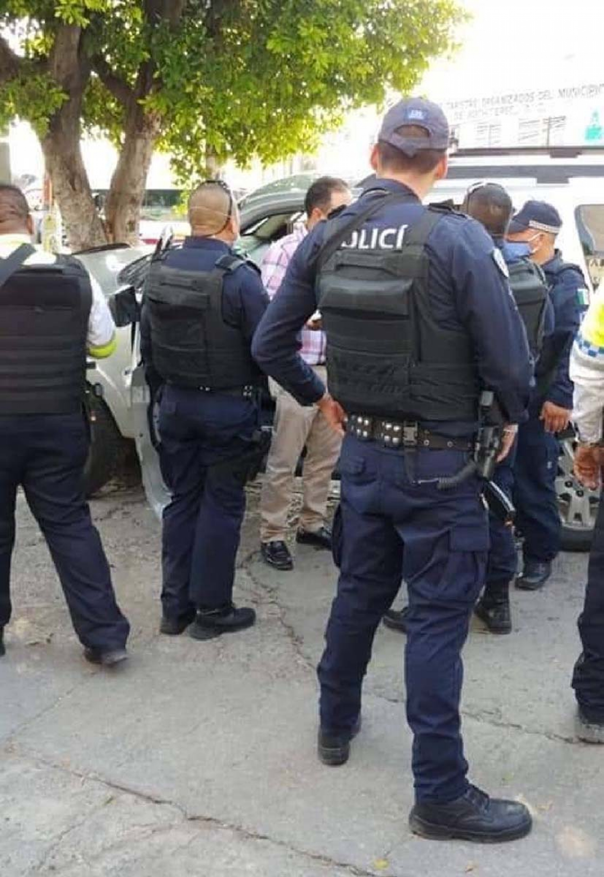 Chocan asaltantes durante una persecución policiaca