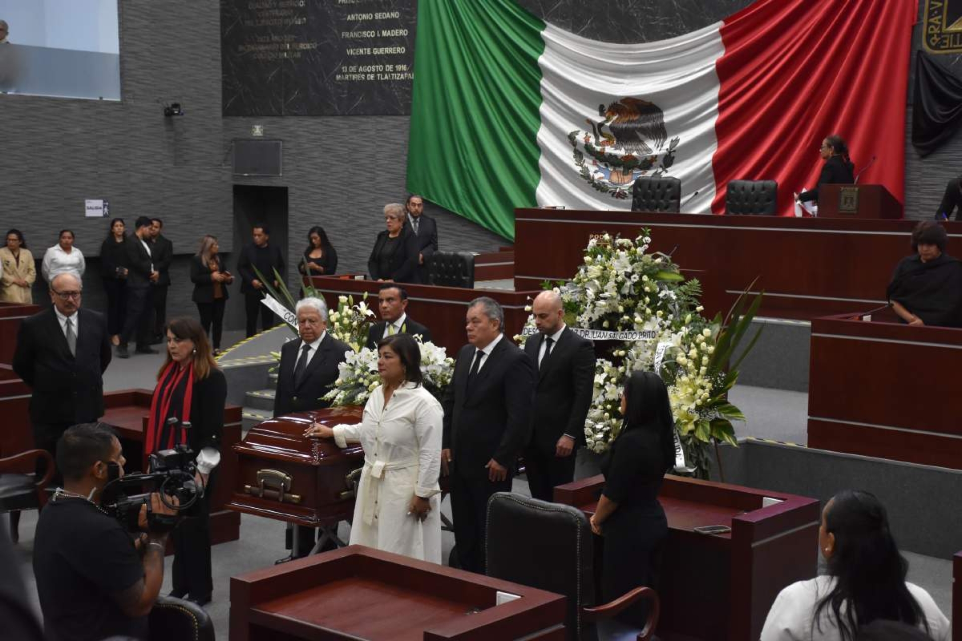 Rinde Congreso homenaje a Juan Salgado Brito
