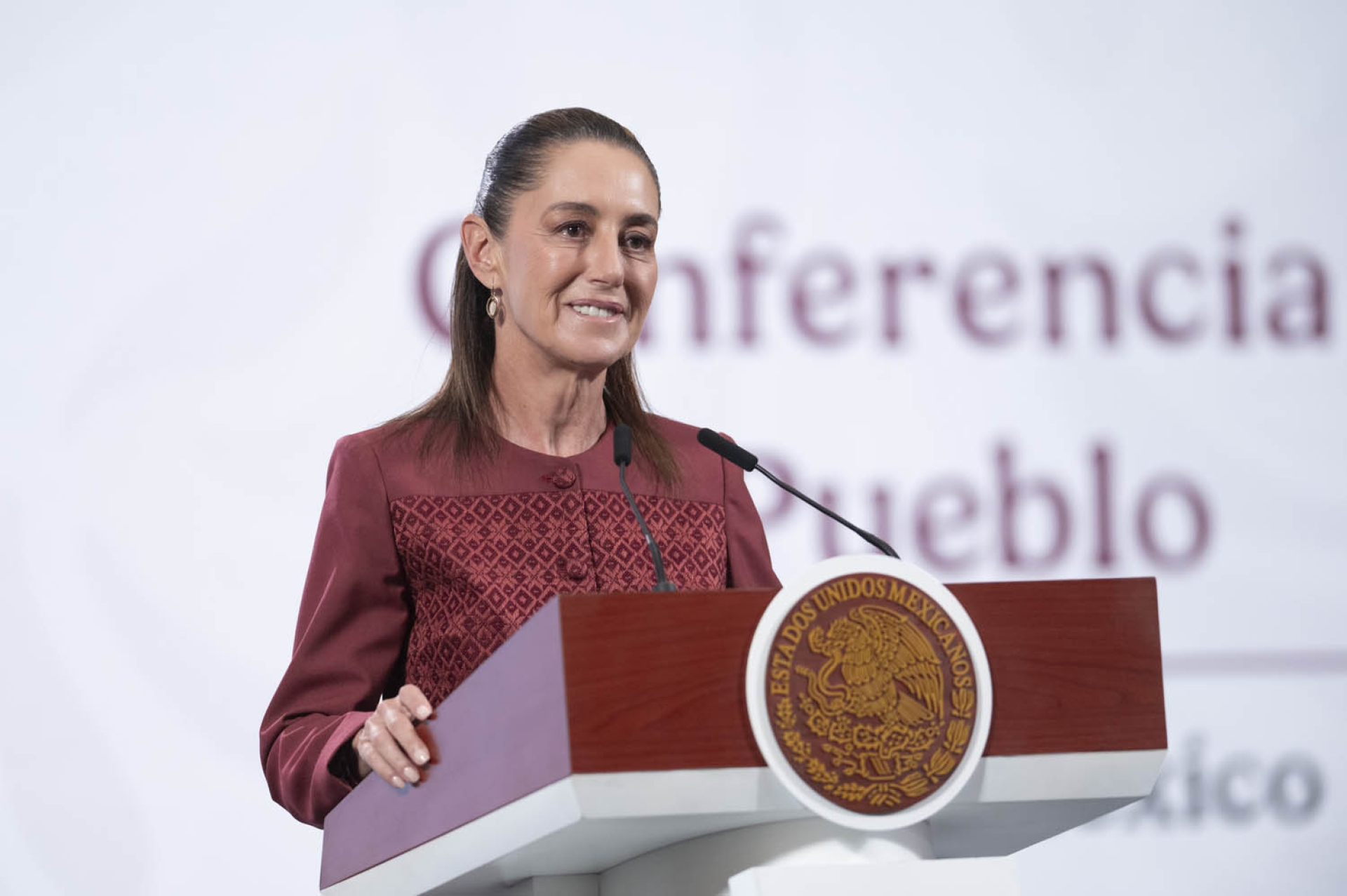 Sheinbaum convoca a marcha del 6 de diciembre; descarta enojo ciudadano