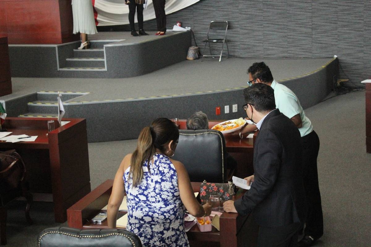 Contagios dificultan labor de diputados