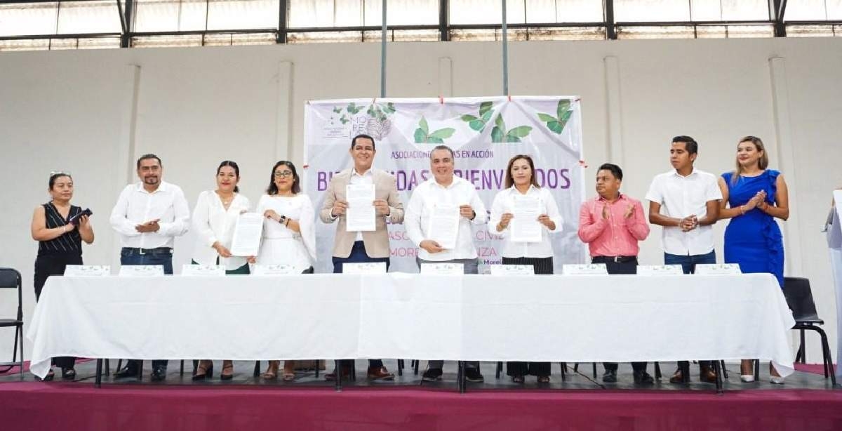 Firma alcalde jojutlense convenio de colaboración con organización de migrantes