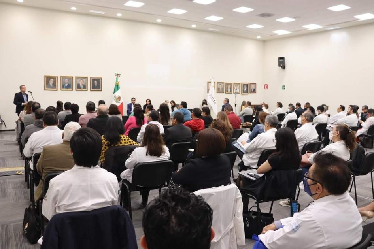 Capacita ISSSTE a personal en materia de licencias médicas, riesgos de trabajo e invalidez