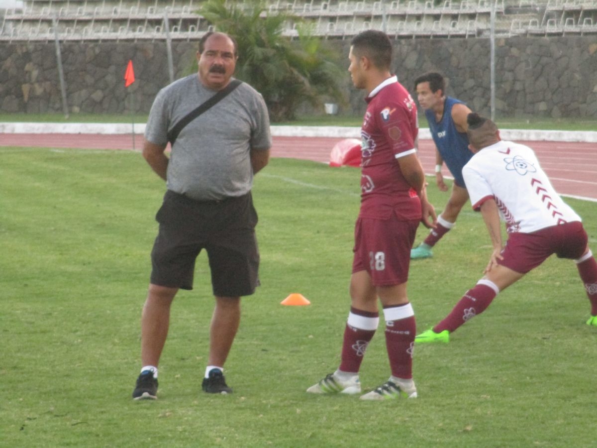 FC Politécnico visita al campeón de la Liga Premier