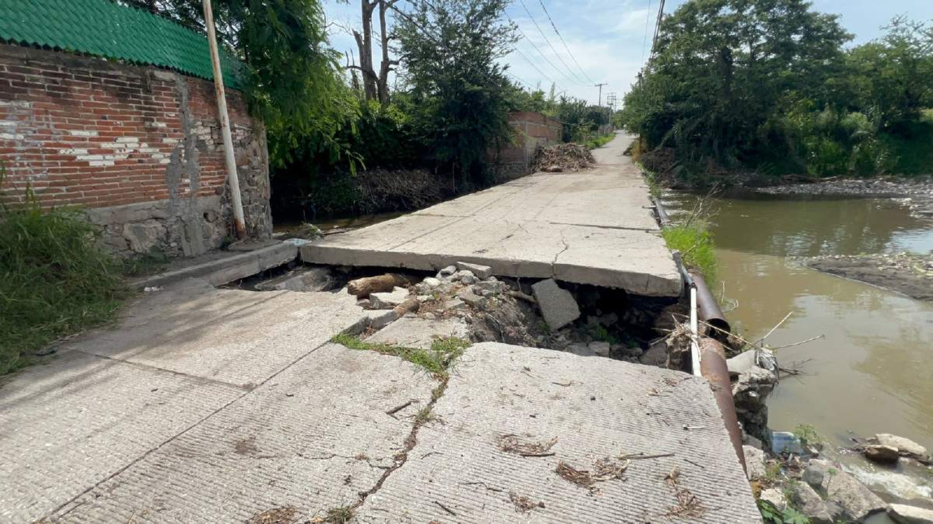 Preparan rehabilitación de vado colapsado en Ayala