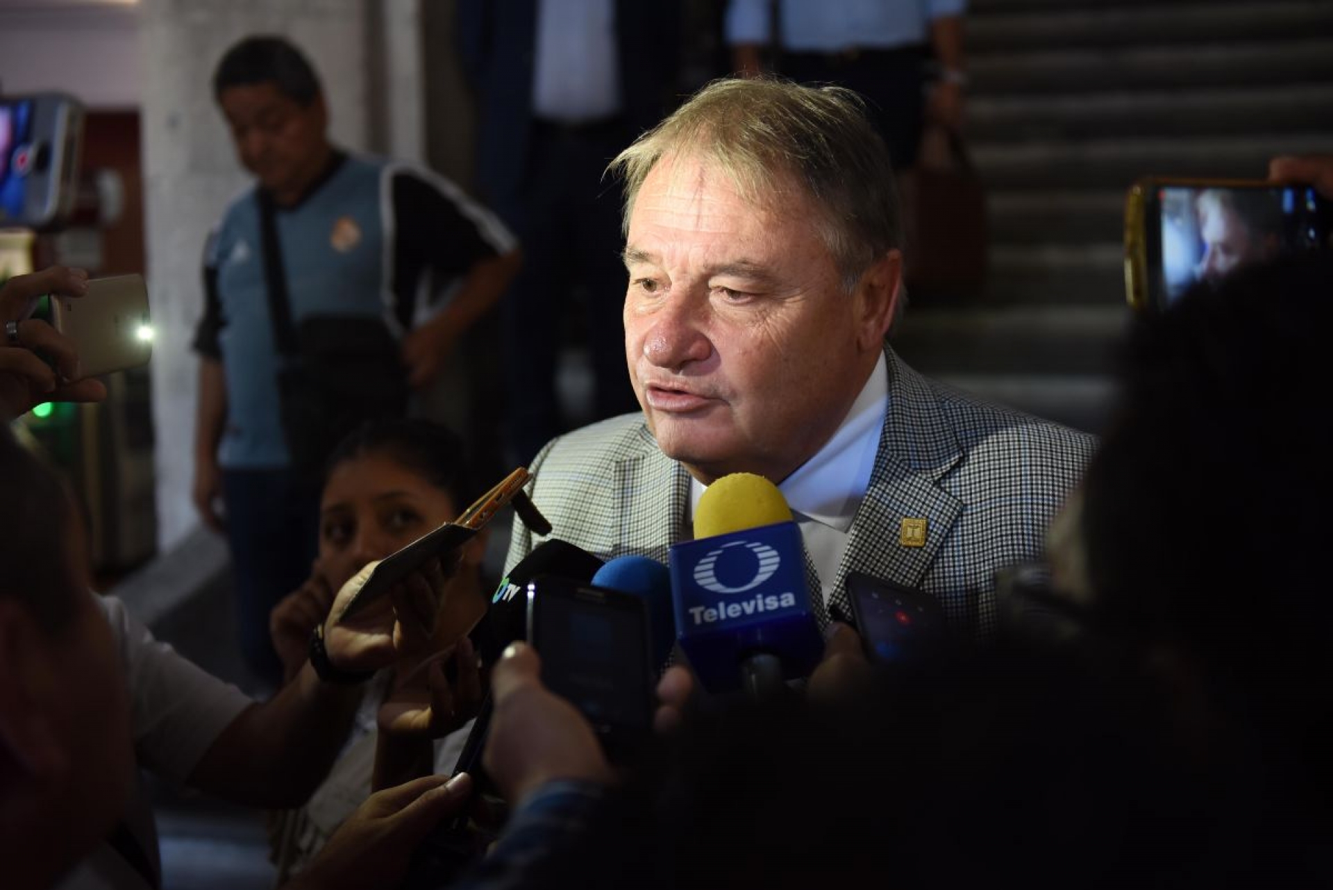 Rechaza Sanz intervencionismo en el Congreso