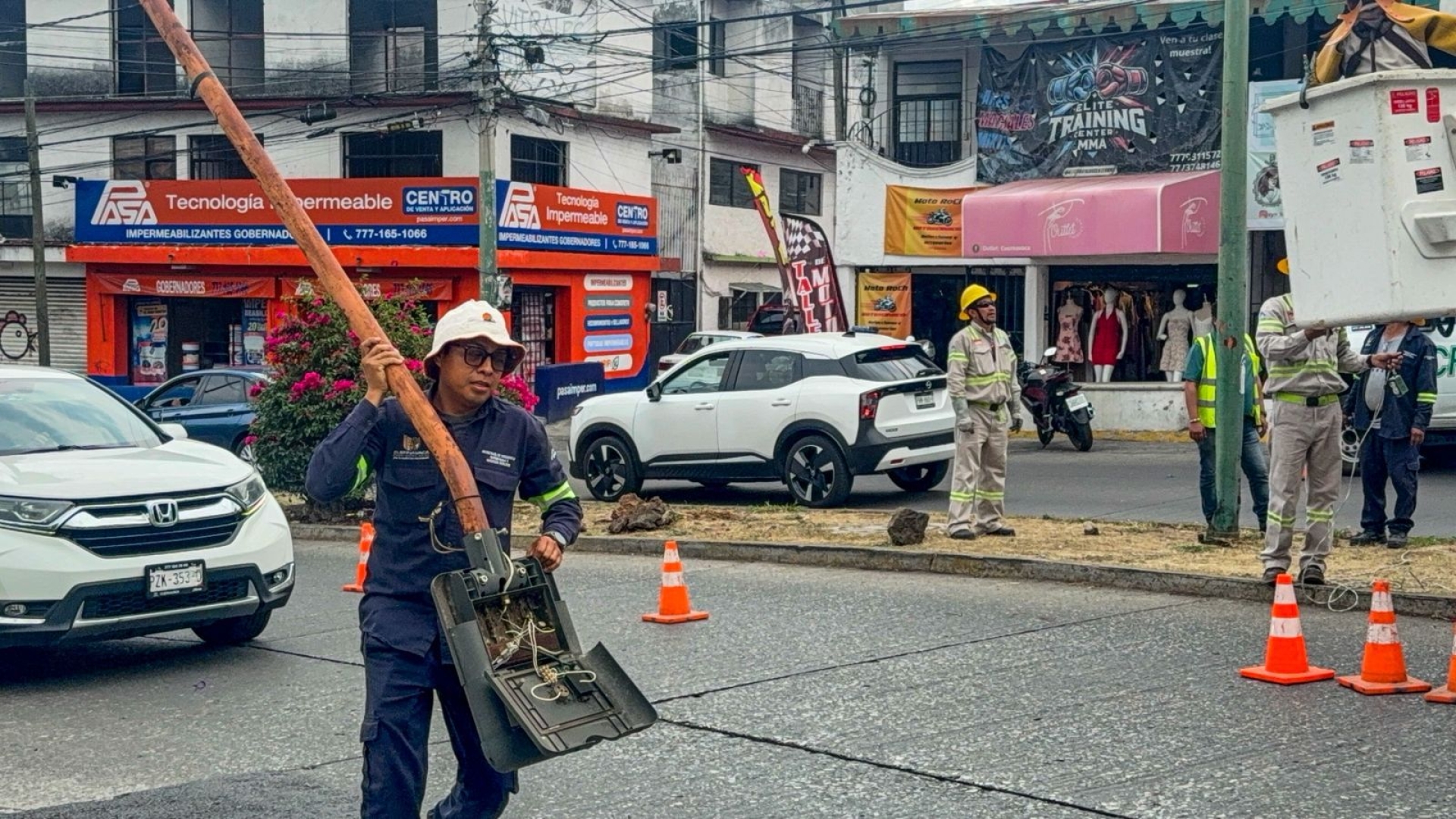 Servicios públicos de Cuernavaca y CFE fortalecen infraestructura urbana en avenida Vicente Guerrero