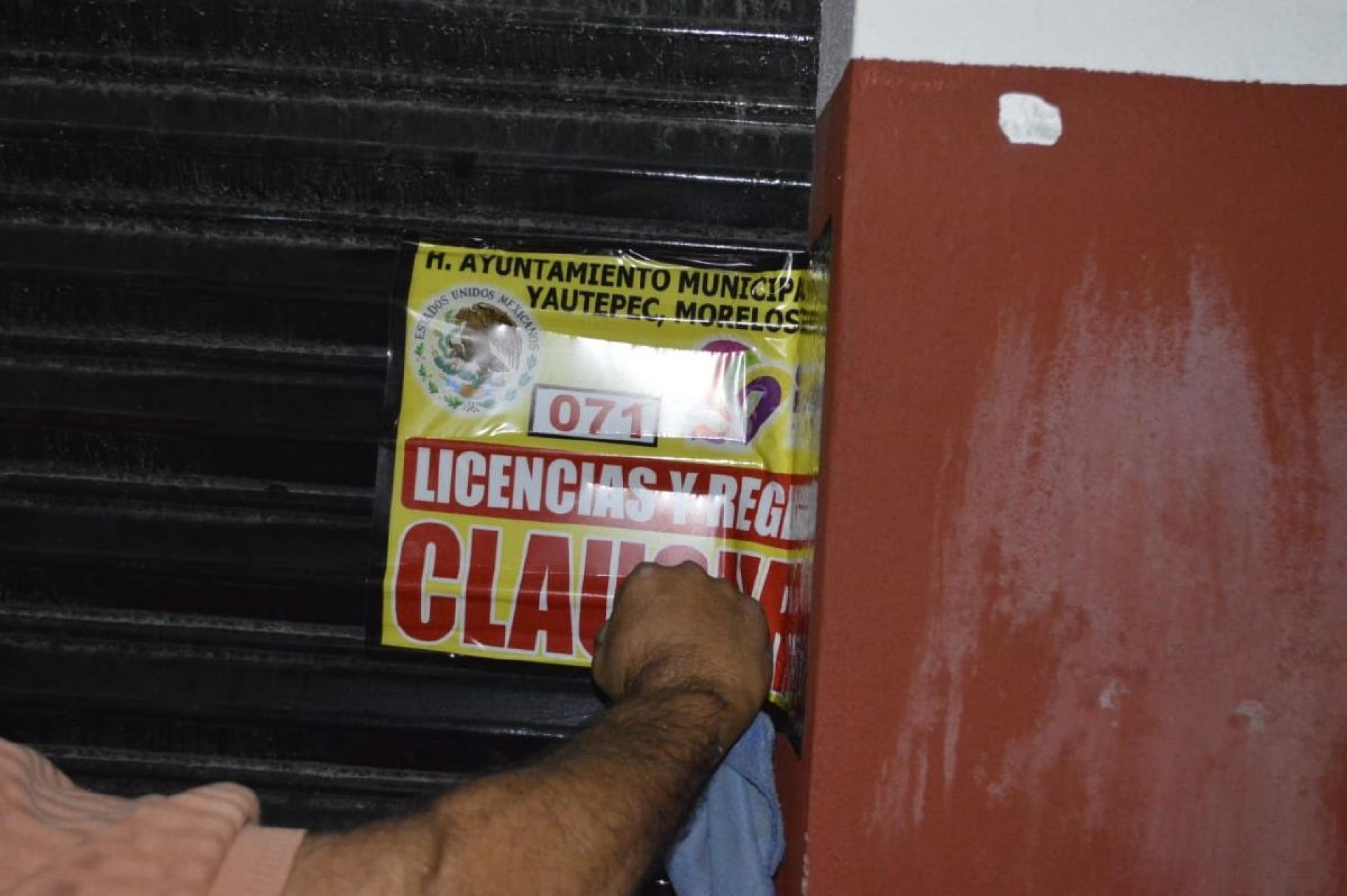 Clausuran negocios que no acatan medidas de contingencia en Yautepec