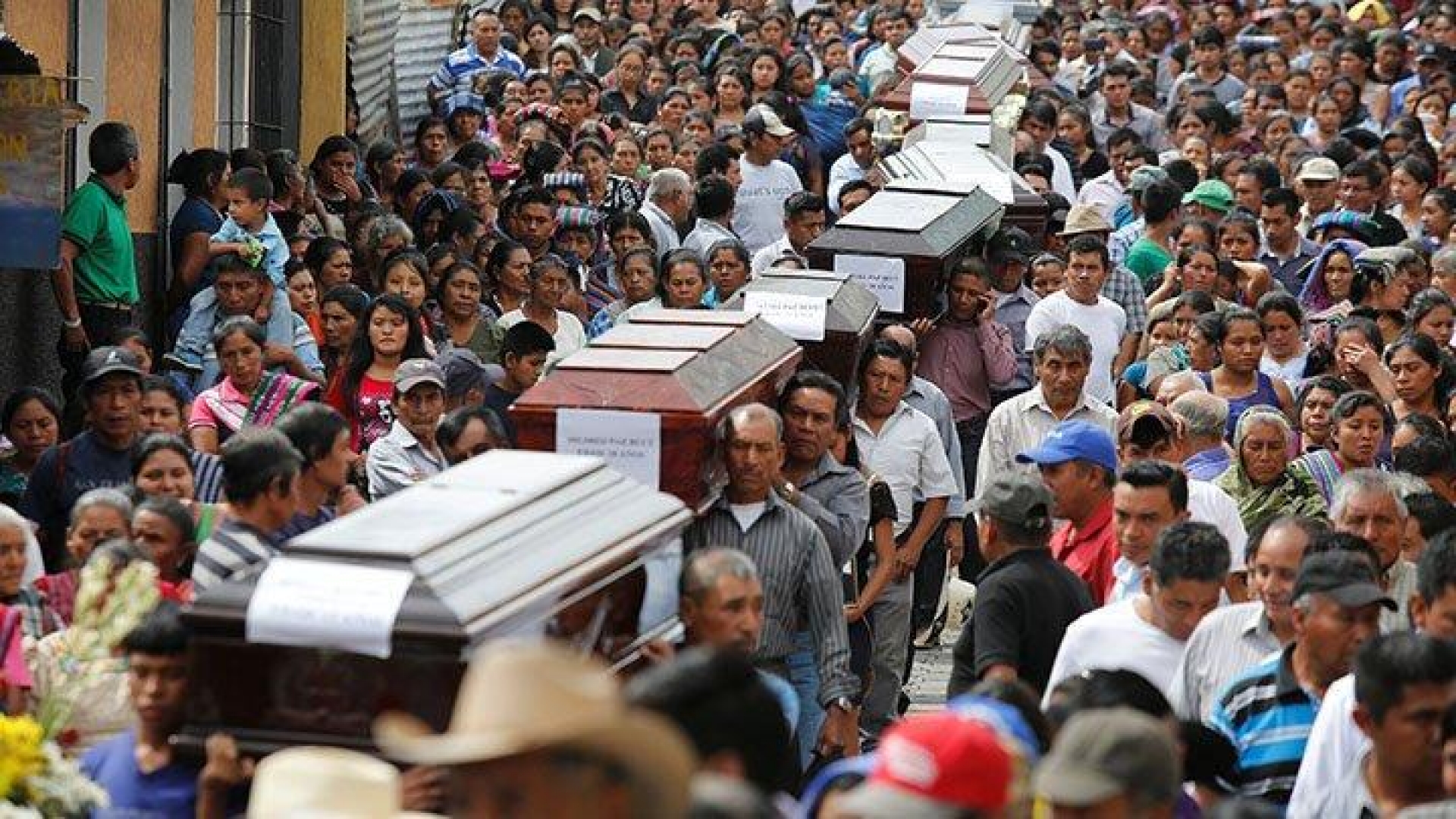 Guatemala eleva a 147 el número de fallecidos por erupción de volcán