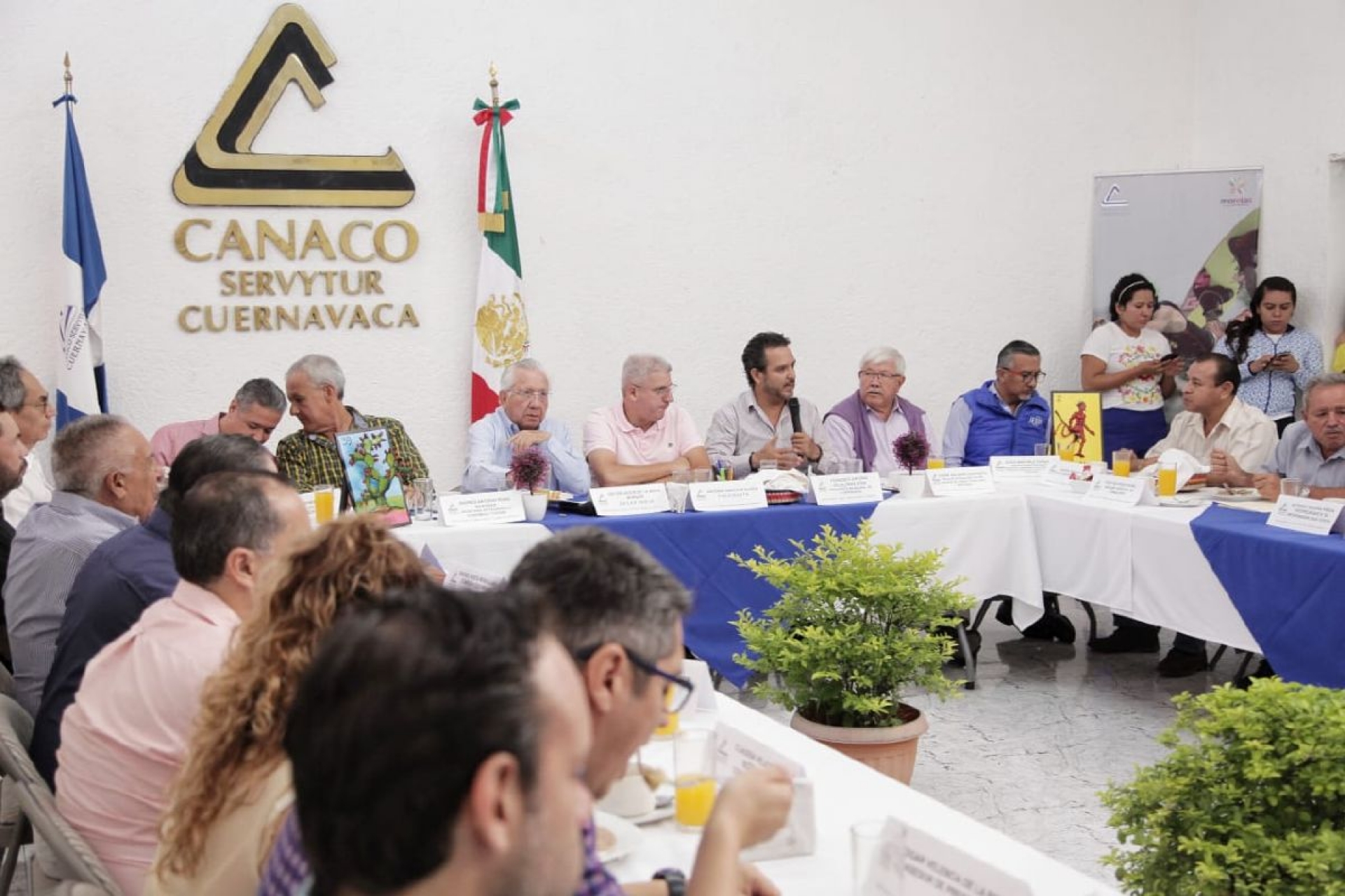 Llama el presidente municipal a empresarios y comerciantes para recuperar Cuernavaca