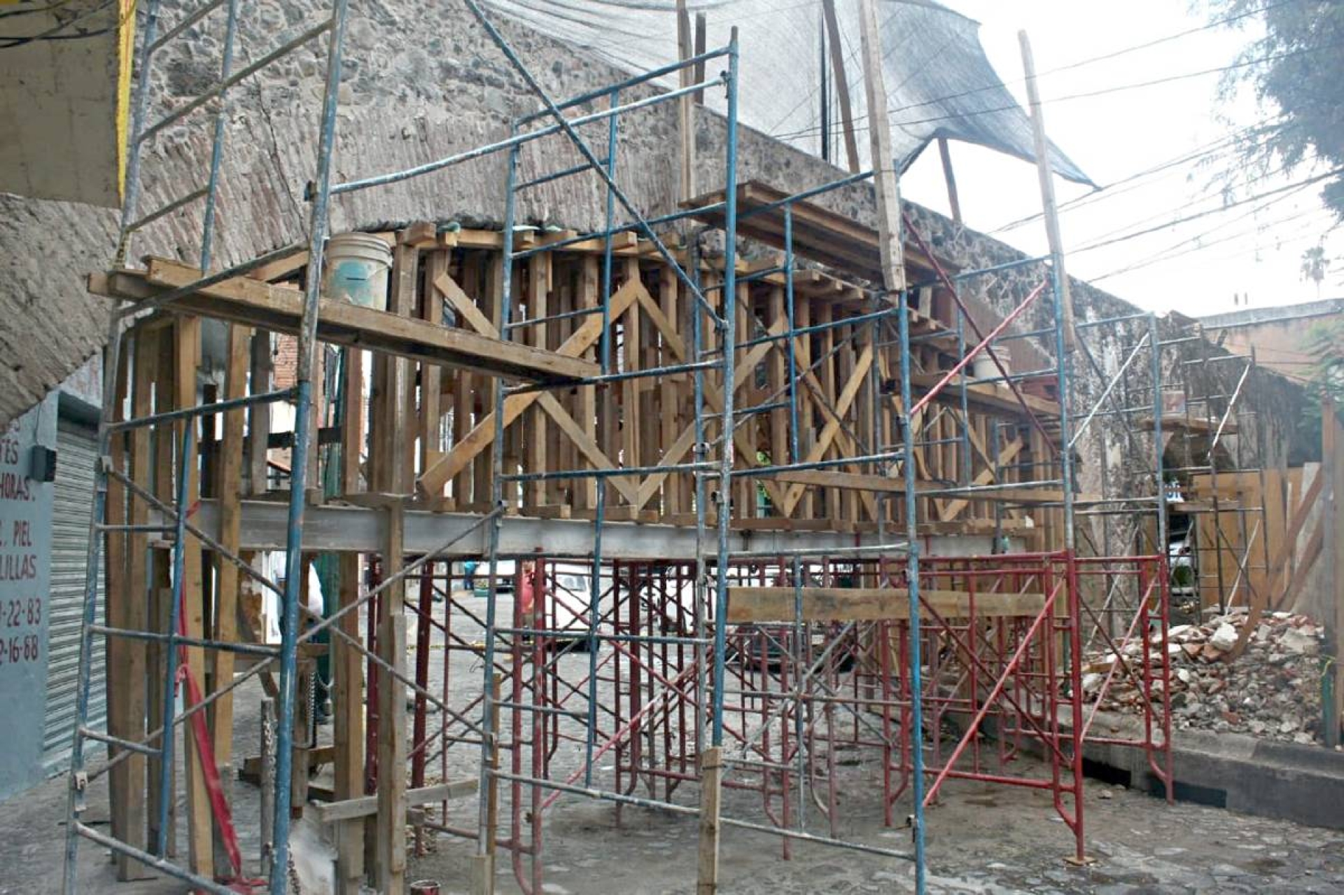 Casi lista, restauración del arco de Gualupita