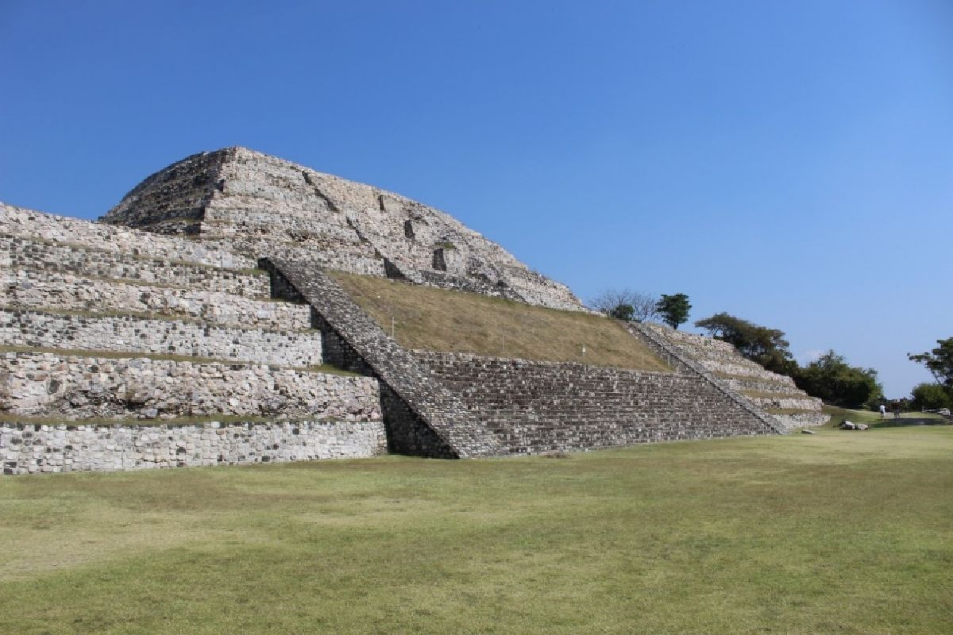 Xochicalco: La Casa de las Flores y lugar de los Dioses