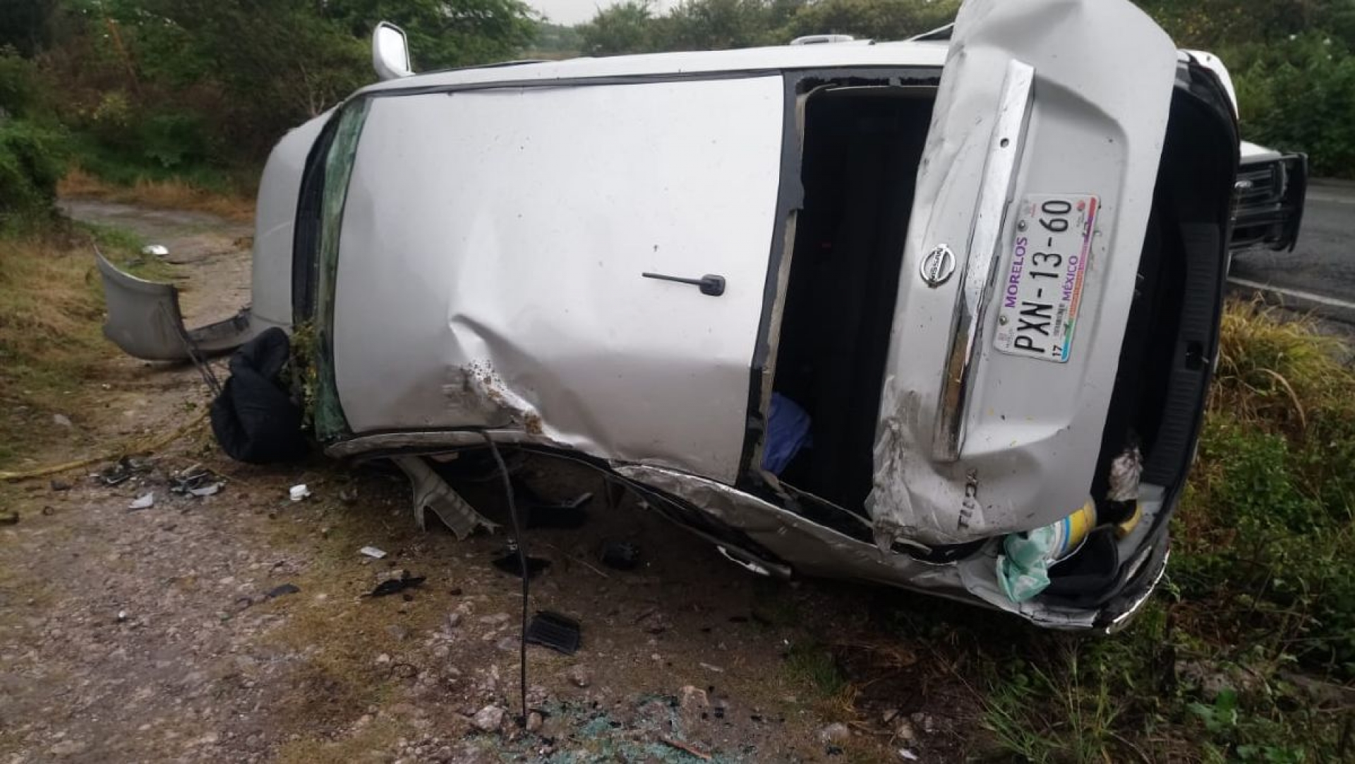 Muere agente de la Policía Morelos durante volcadura